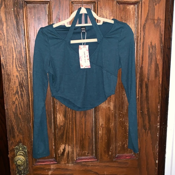 SHEIN Tops - NWT SHEIN cropped halter top